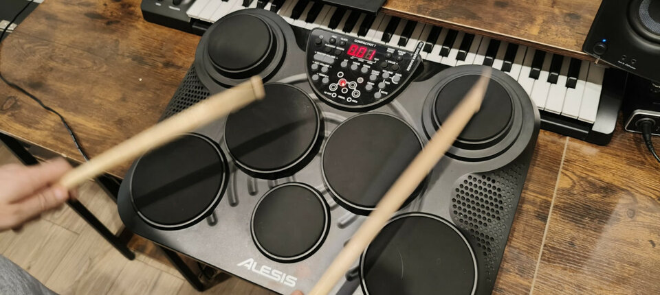 Kit percusión alesis