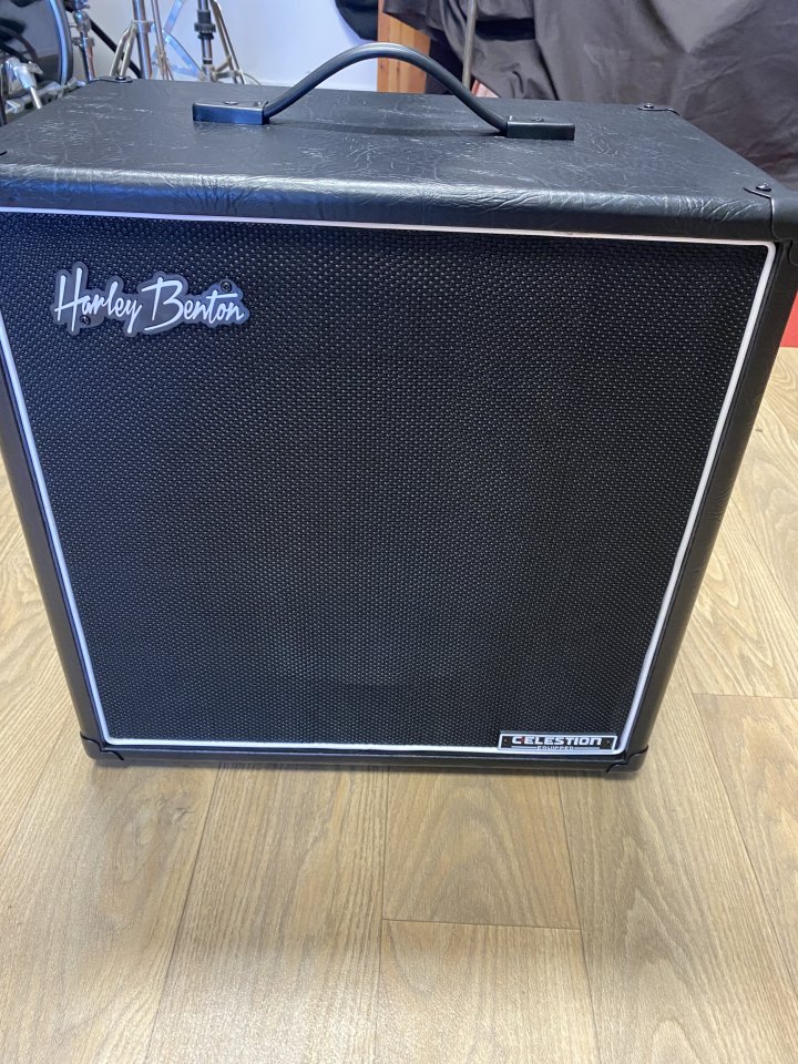 Pantalla HB G112 V30 + etapa GPA 100 de segunda mano · Foto 2 de 9 · Barcelona · 170 €