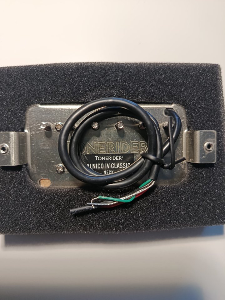 Pastillas Humbuckers TONERIDER de segunda mano · Foto 3 de 7 · Cantabria · 40 €