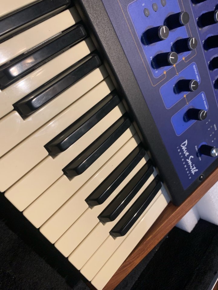 DSI Poly Evolver 61-key 4-Voice Polyphonic de segunda mano · Foto 5 de 8 · Alicante · 3500 €