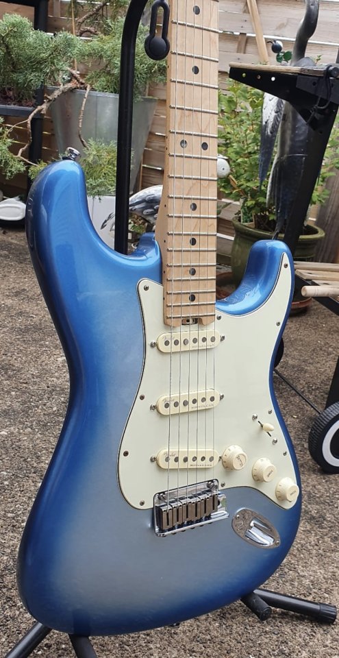 FENDER AMERICAN ELITE