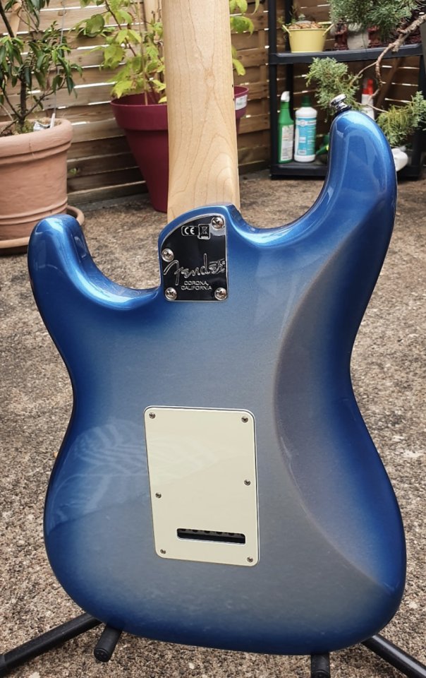 FENDER AMERICAN ELITE