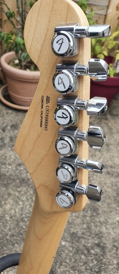 FENDER AMERICAN ELITE