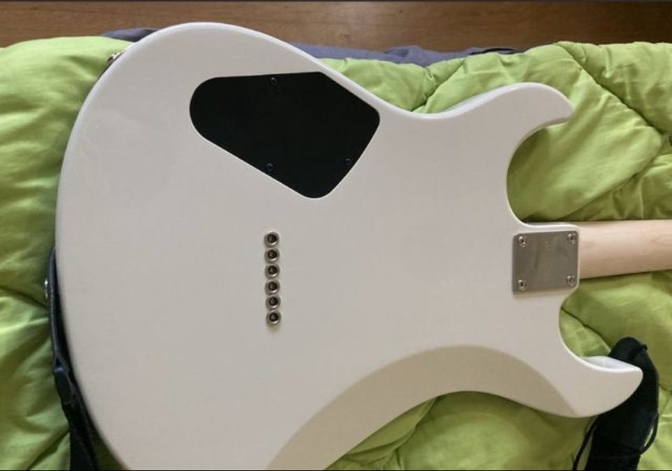 Yamaha Pacifica 311 + estuche rigido + regalitos varios