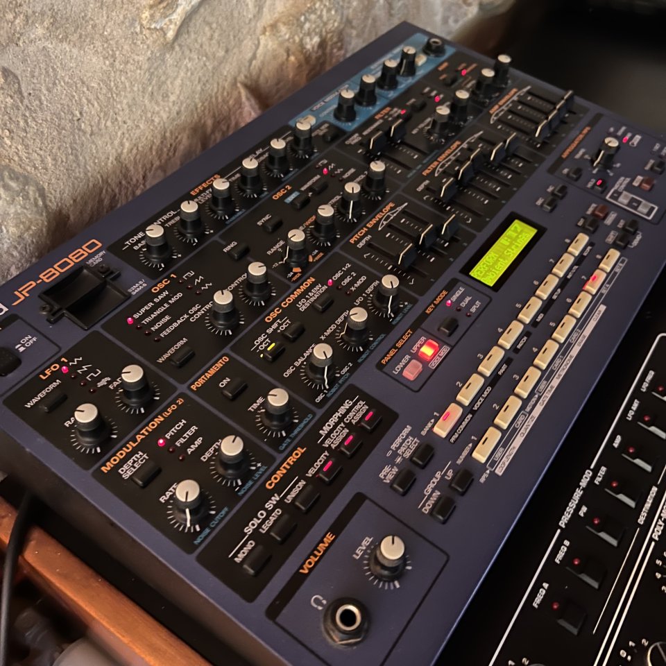 Vendo Roland jp 8080 de segunda mano · Foto 1 de 4 · Girona · 1300 €