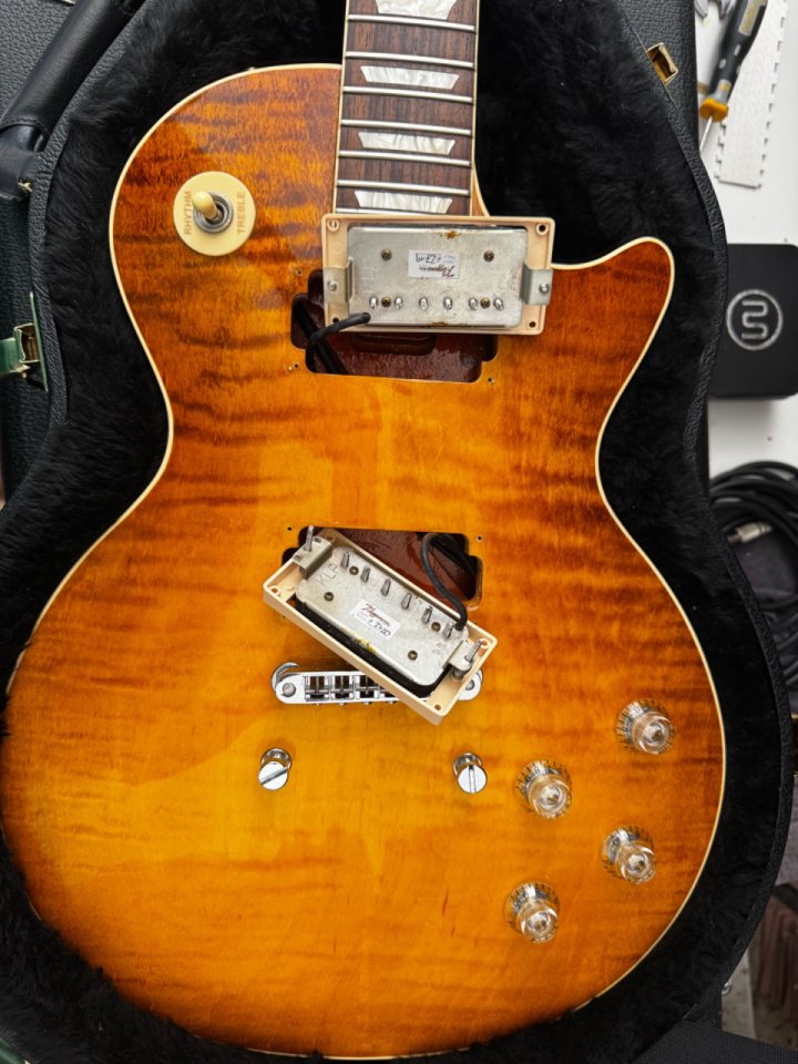*OFERTON*Heritage H-150 Les Paul Standard Dirty Lemon Burst de segunda mano · Foto 9 de 10 · Murcia · 2100 €