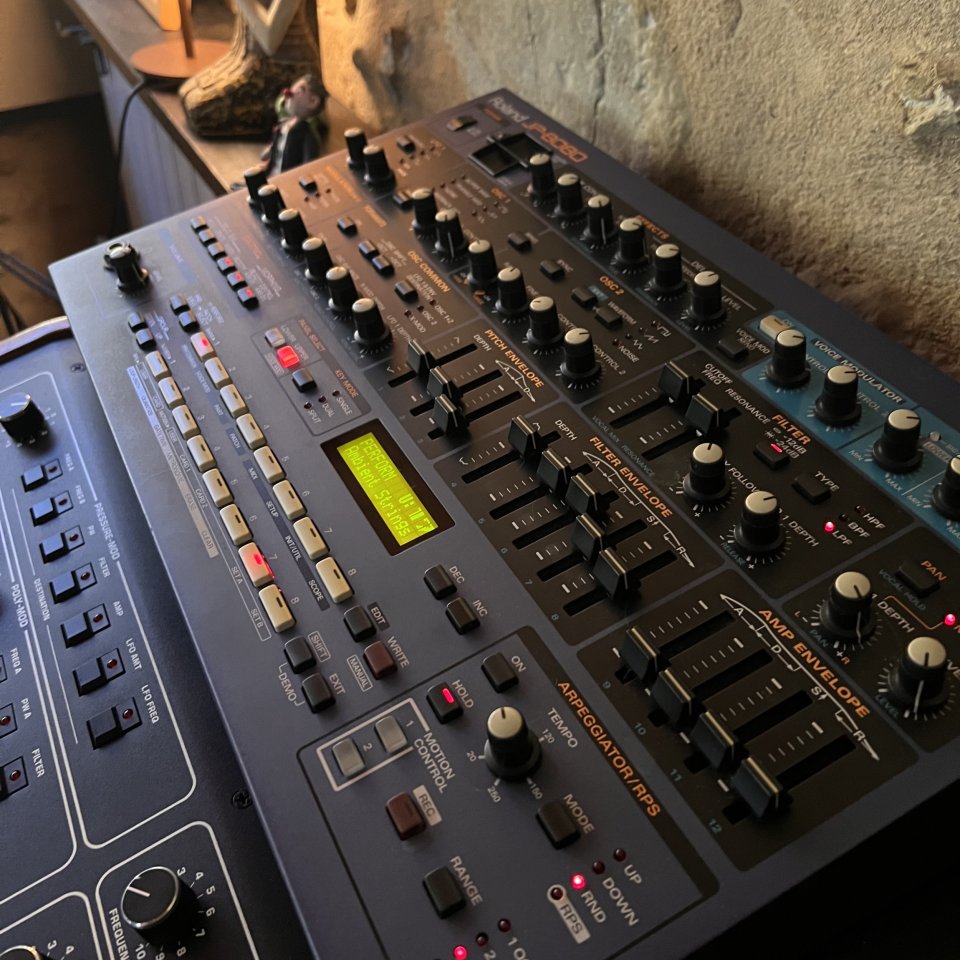 Vendo Roland jp 8080 de segunda mano · Foto 3 de 4 · Girona · 1300 €