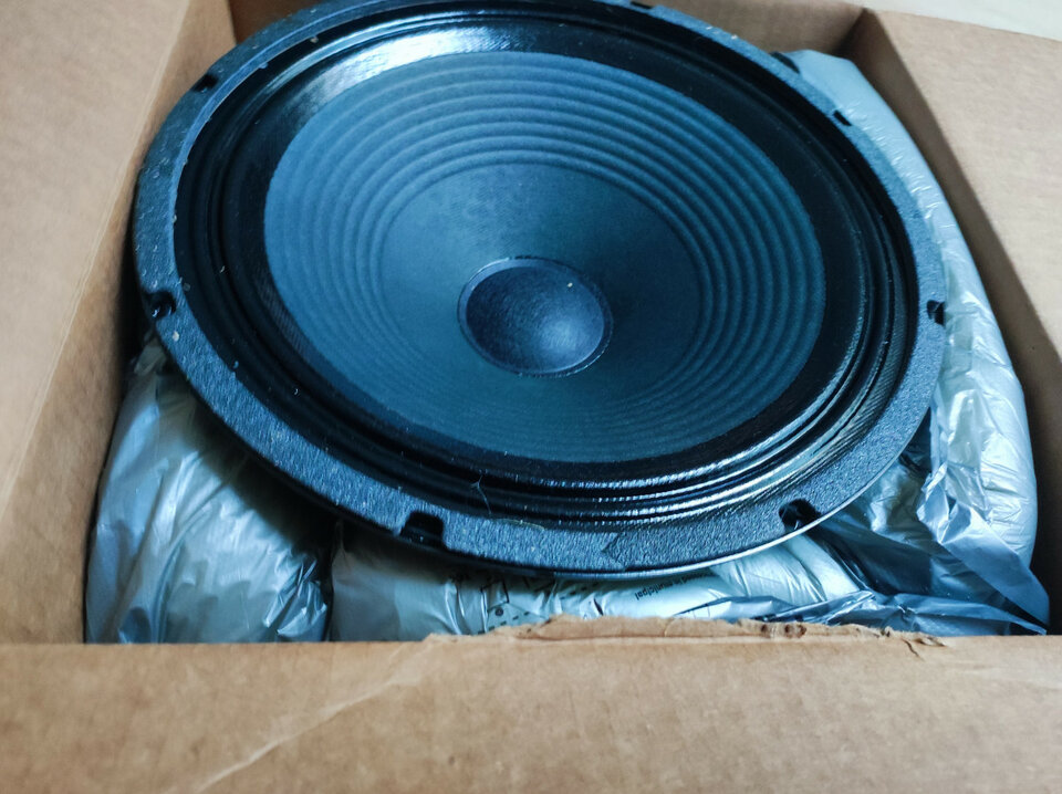 Altavoz Eminence Legend V1216