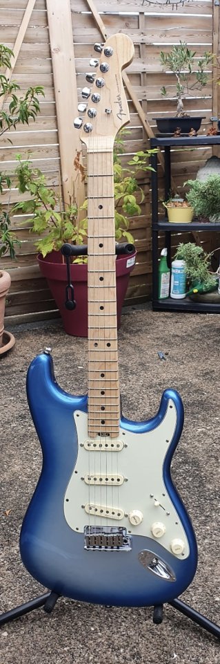 FENDER AMERICAN ELITE