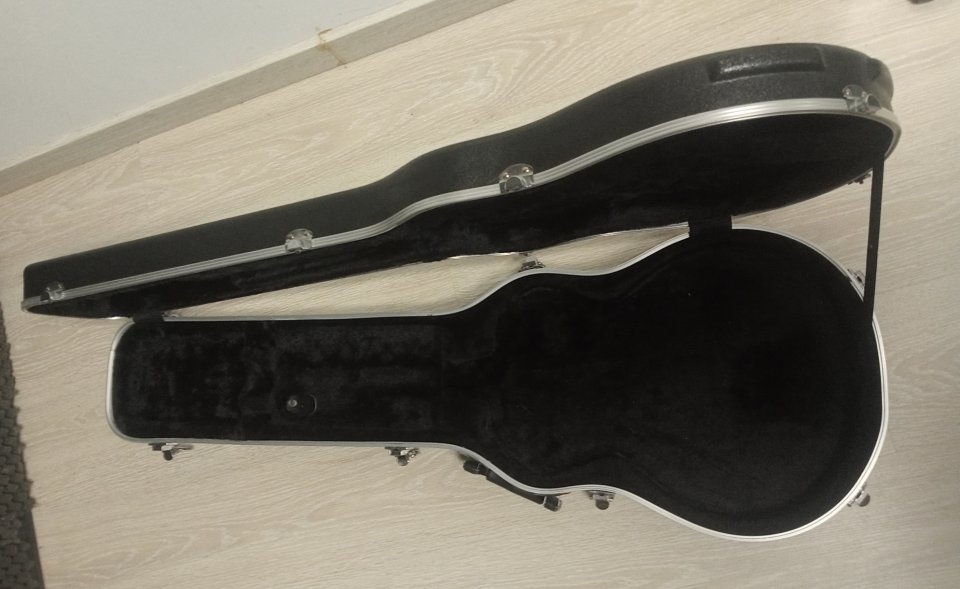EPIPHONE BLACK BEAUTY de segunda mano · Foto 7 de 10 · León · 650 €