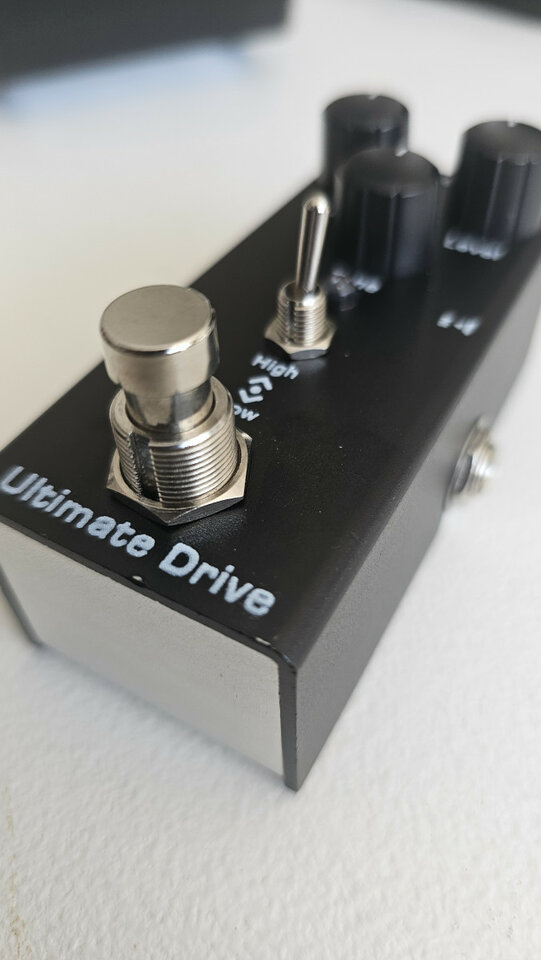 Pedal MINI OVERDRIVE para guitarra o bajo.