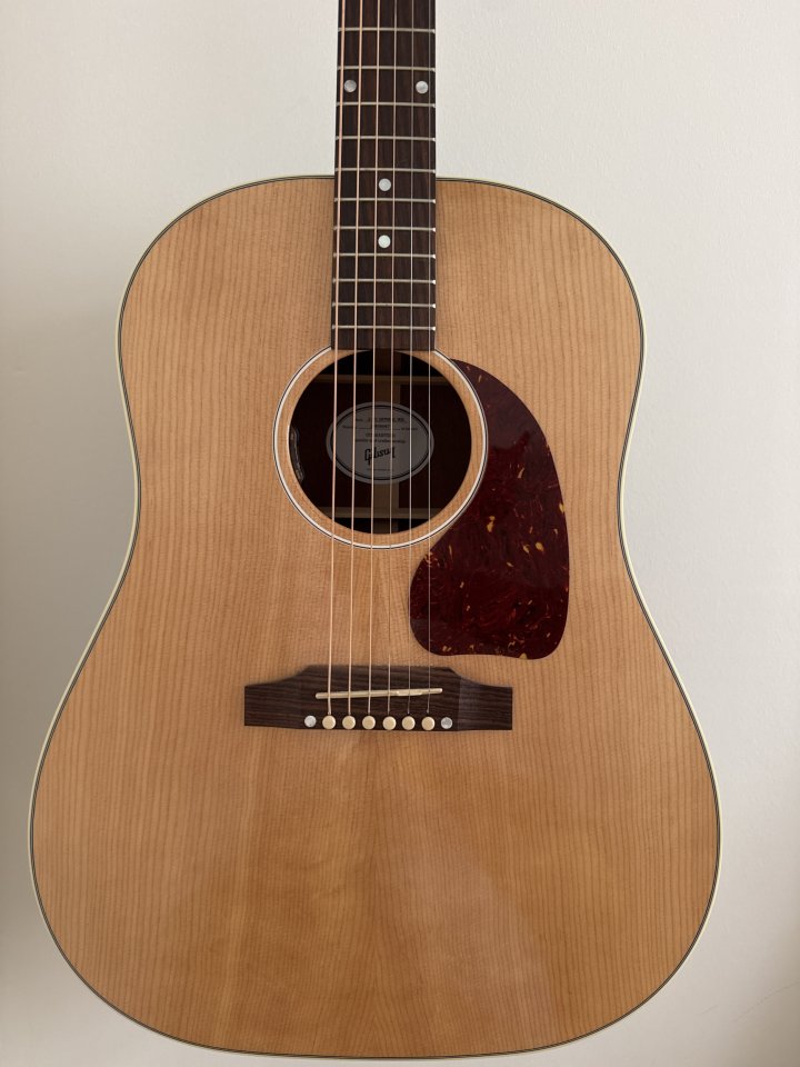 Gibson J-45 STANDARD Exclusive VOS de segunda mano · Foto 1 de 10 · Madrid · 1950 €