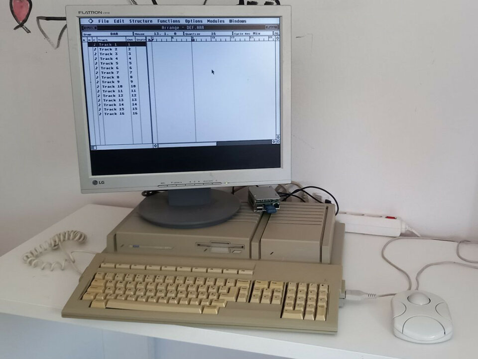 ATARI MEGA STE 4MB RAM, con accesorios