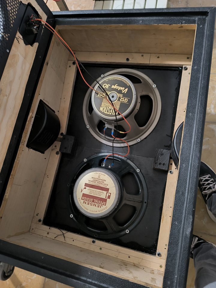 Pantalla 2x12 Vintange 30 y Jensen C12K