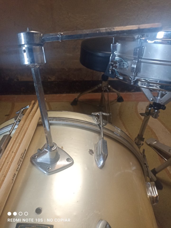 1 brazo PEARL Pieza soporte Toms/bombo + Consola roseta para bombo de la marca Pearl años 60 de segunda mano · Foto 1 de 8 · Girona · 65 €