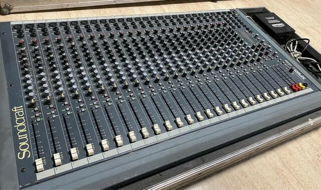 Mesa Directo SOUNDCRAFT SPIRIT LIVE