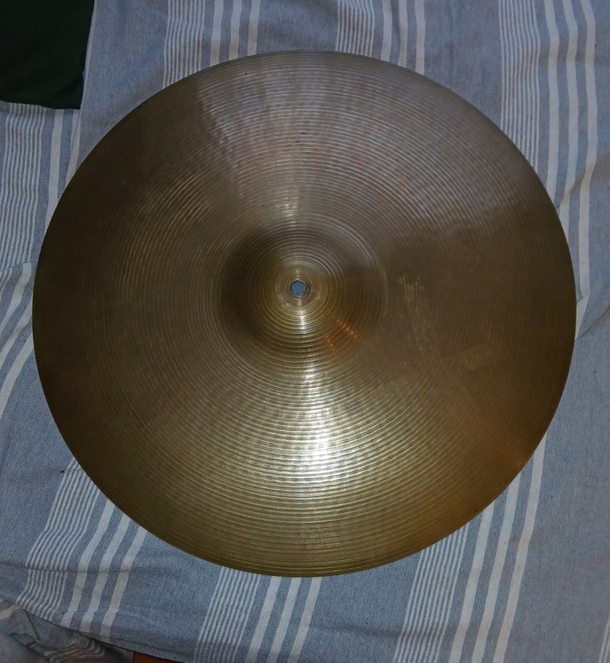 Zildjian Avedis Rock Ride de 20" .