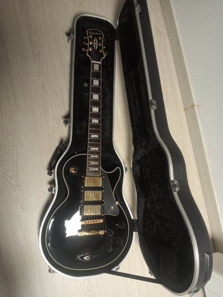 EPIPHONE BLACK BEAUTY de segunda mano · Foto 10 de 10 · León · 650 €