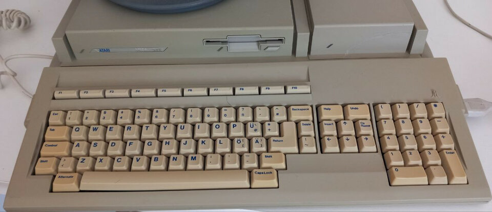 ATARI MEGA STE 4MB RAM, con accesorios de segunda mano · Foto 3 de 4 · Toledo · 600 €