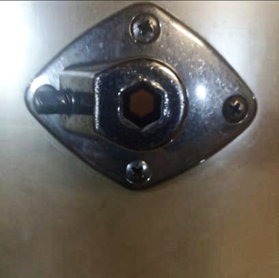 1 brazo PEARL Pieza soporte Toms/bombo + Consola roseta para bombo de la marca Pearl años 60 de segunda mano · Foto 4 de 8 · Girona · 65 €