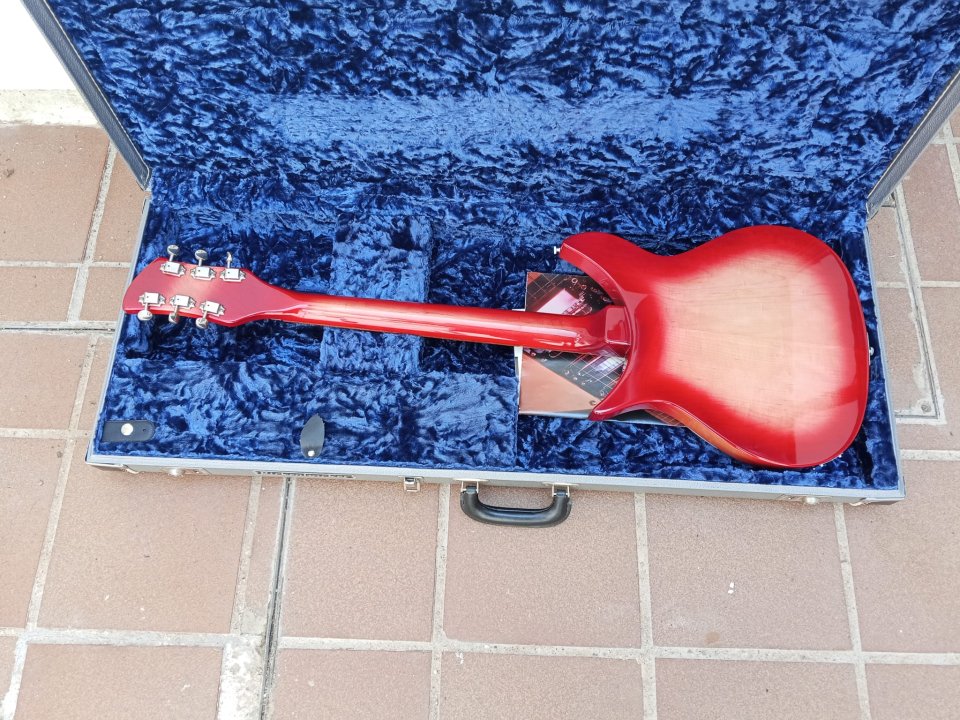 Rickenbacker 350V63 Liverpool Fireglo año 2000, 3,2Kg! de segunda mano · Foto 6 de 10 · Madrid · 2950 €