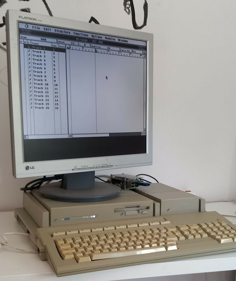 ATARI MEGA STE 4MB RAM, con accesorios de segunda mano · Foto 4 de 4 · Toledo · 600 €