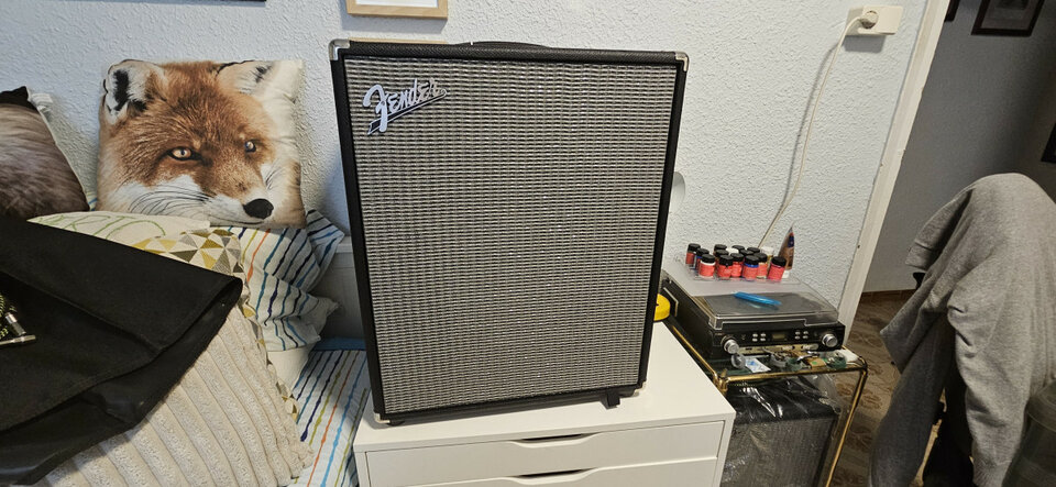 Fender RUMBLE 200 Combo and head (v3)