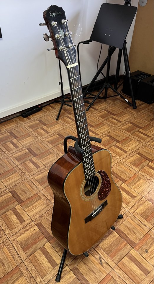 Guitarra acústica Epiphone PR 350