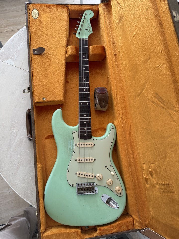 Fender Stratocaster Custom Shop 60 Surf green Matching headstock de segunda mano · Foto 9 de 10 · Valencia