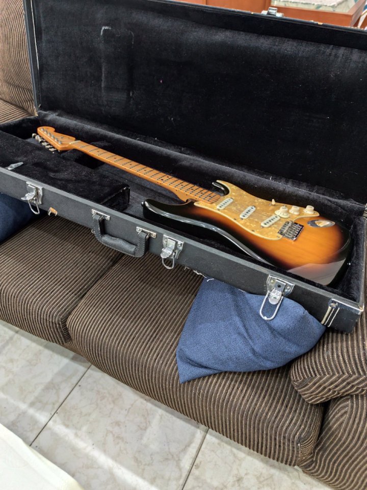Fender Stratocaster Classic player 50 de segunda mano · Foto 2 de 10 · Girona · 700 €