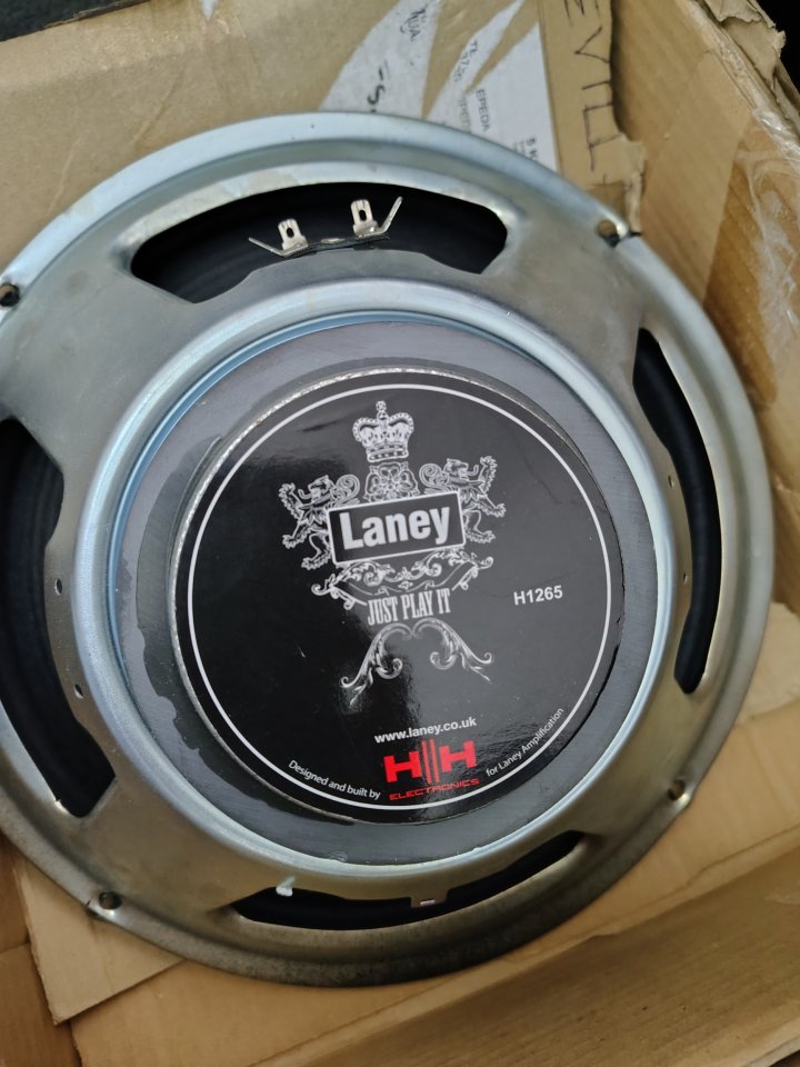 Altavoz para Guitarra Laney HH H1265 (12 pulgadas, 65W, 8 Ohms) de segunda mano · Foto 1 de 3 · Sevilla · 30 €