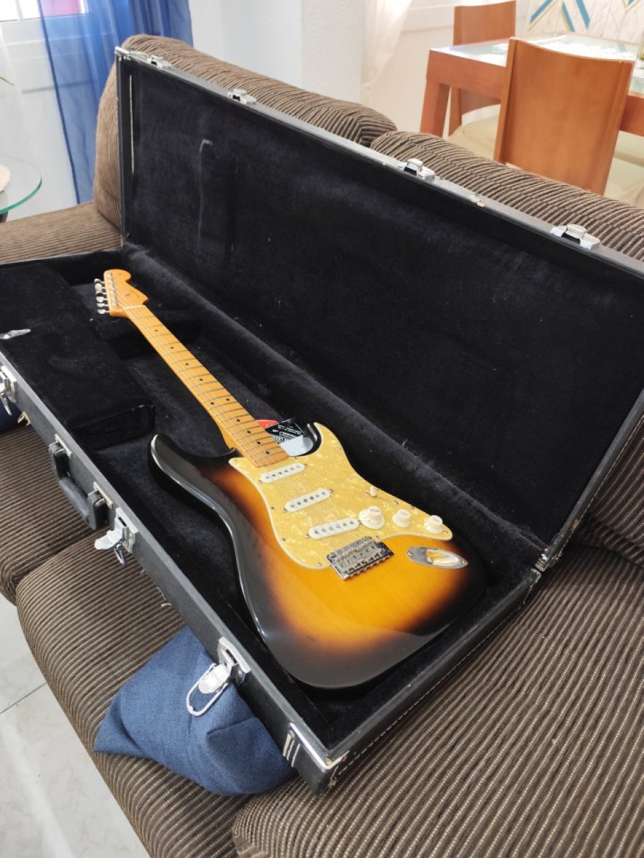 Fender Stratocaster Classic player 50 de segunda mano · Foto 3 de 10 · Girona · 700 €