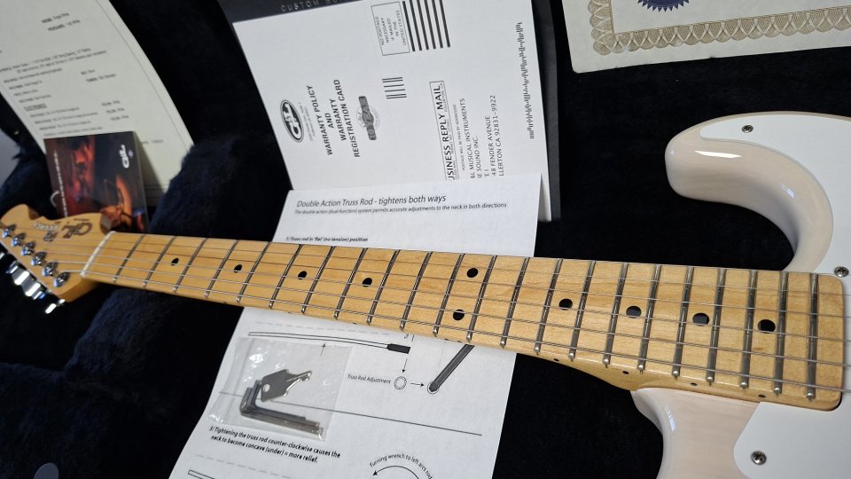 Guitarra G&L Fullerton Deluxe Legacy USA + estuche, color Blonde, cuerpo Fresno de segunda mano · Foto 3 de 10 · Madrid · 995 €