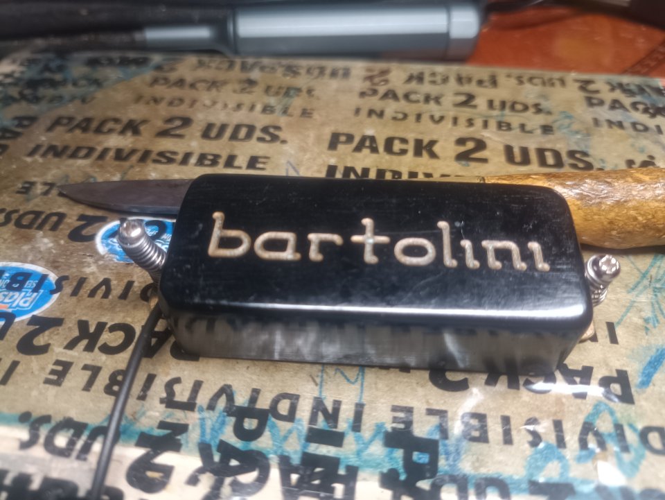 Minihumbucker Vintage Bartolini, años 70s de segunda mano · Foto 3 de 3 · Madrid · 120 €