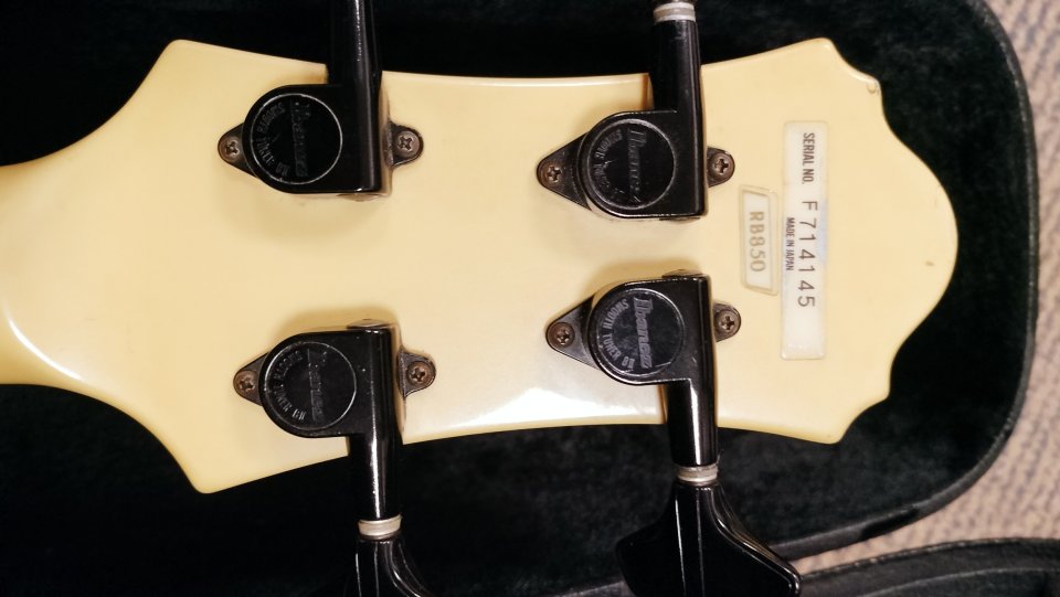 BAJO IBANEZ de segunda mano · Foto 3 de 8 · Navarra · 500 €