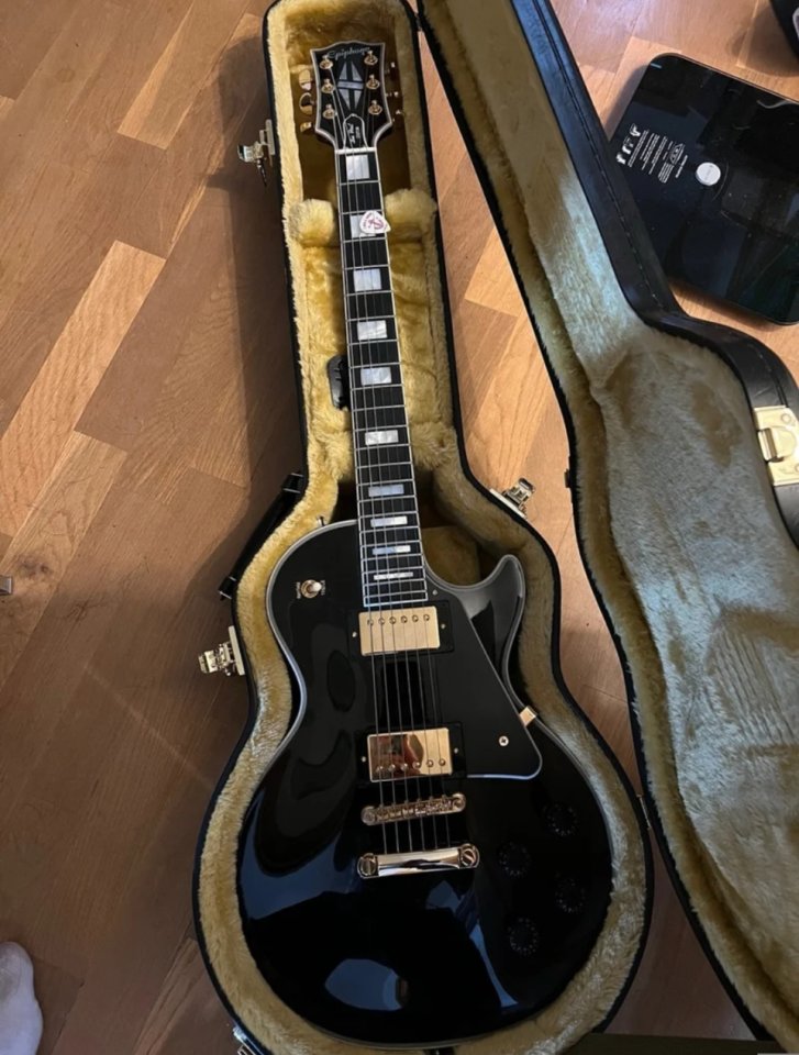 Epiphone Inspired by Gibson Les Paul Custom