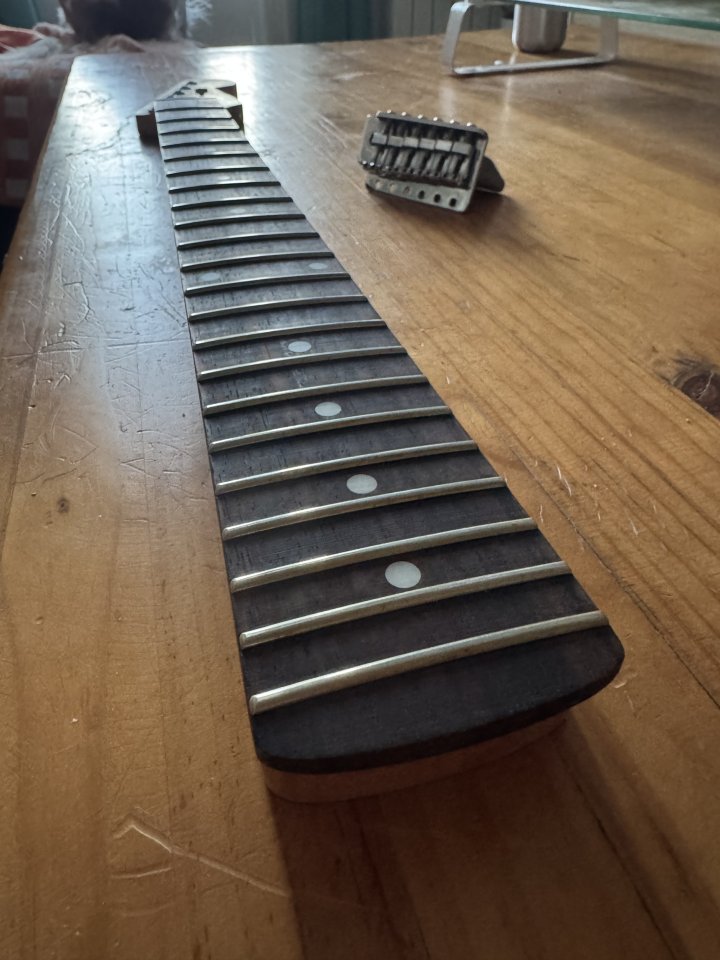 O cambio Mástil greco ( 1975-1978) made in Japan stratocaster más puente