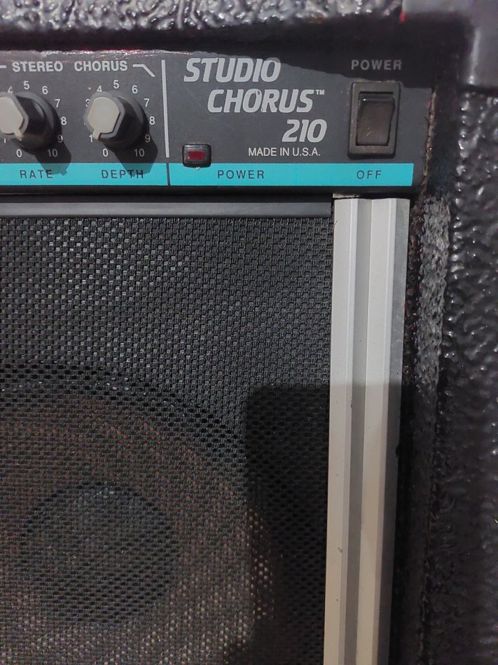 Peavey studio chorus 210