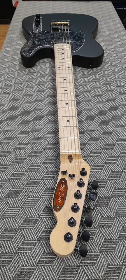 GUITARRA DE LUTHIER de segunda mano · Foto 4 de 6 · Madrid · 2200 €