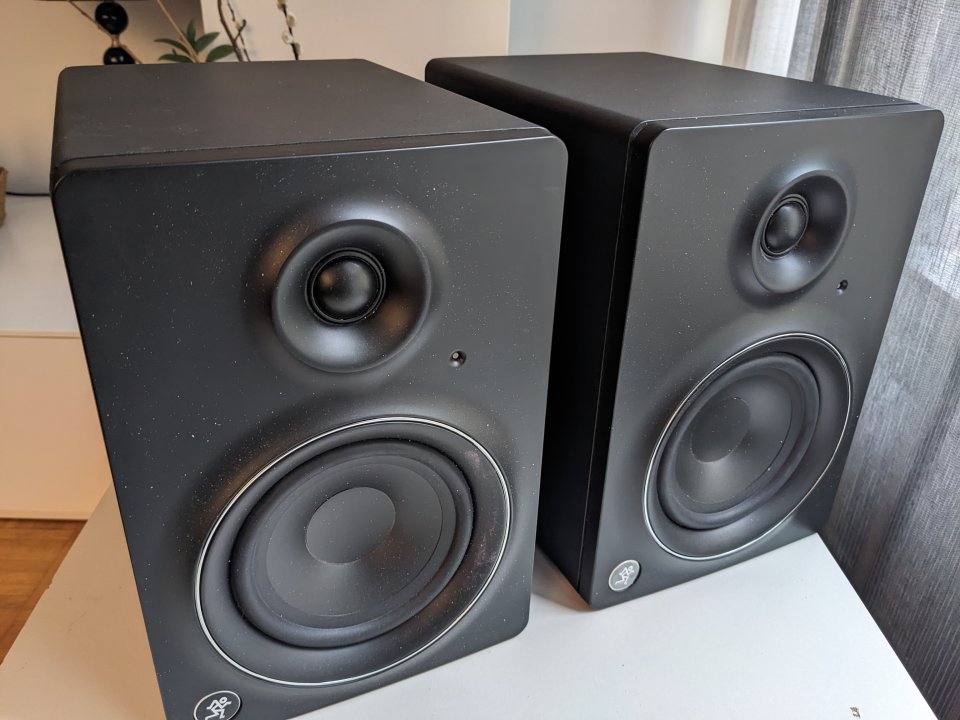 Monitores Mackie MR5 mk2