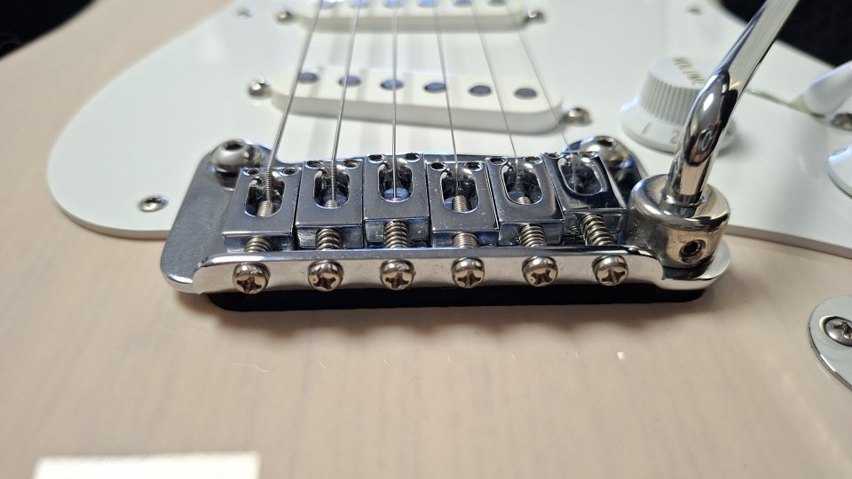 Guitarra G&L Fullerton Deluxe Legacy USA + estuche, color Blonde, cuerpo Fresno de segunda mano · Foto 6 de 10 · Madrid · 995 €
