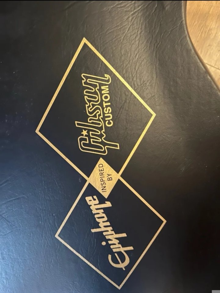 Epiphone Inspired by Gibson Les Paul Custom