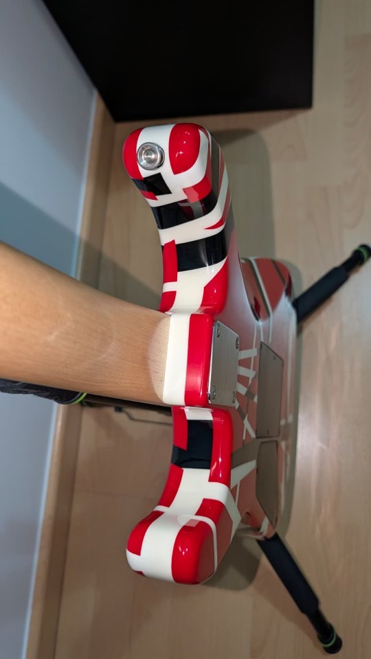 Guitarra EVH Red Stripe de segunda mano · Foto 4 de 6 · Cáceres · 800 €