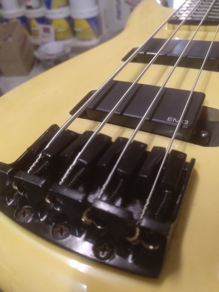 BAJO IBANEZ de segunda mano · Foto 7 de 8 · Navarra · 500 €