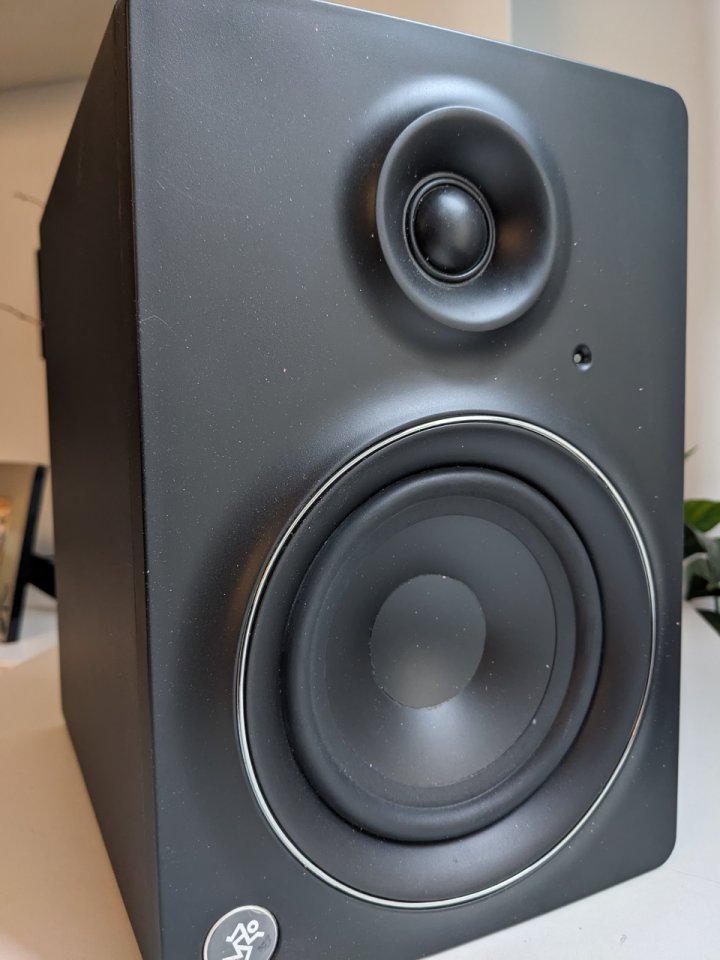 Monitores Mackie MR5 mk2