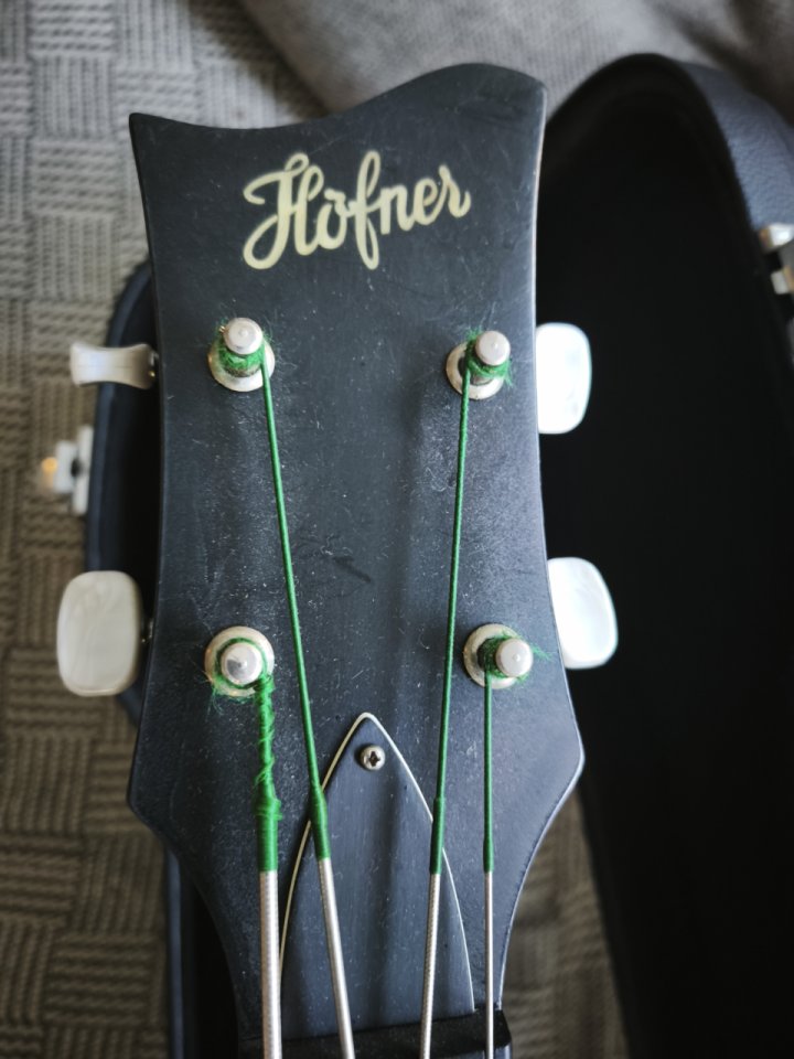Bajo Hofner Ignition customizado de segunda mano · Foto 2 de 7 · Illes Balears · 350 €