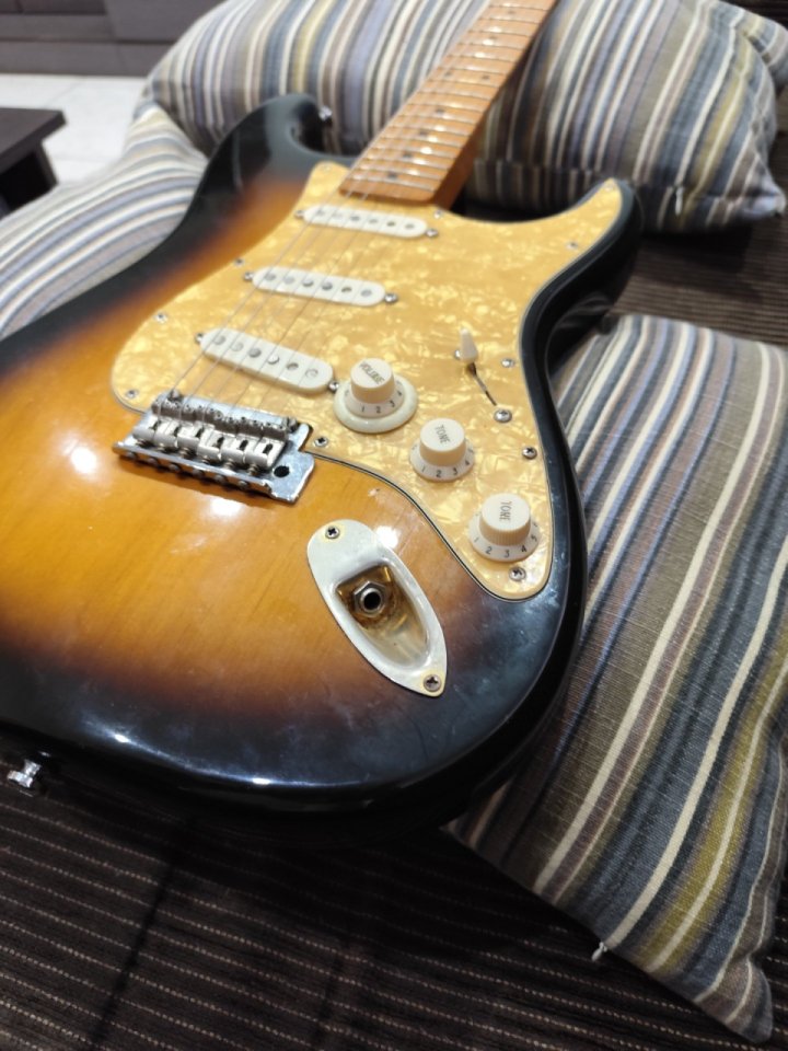 Fender Stratocaster Classic player 50 de segunda mano · Foto 8 de 10 · Girona · 700 €
