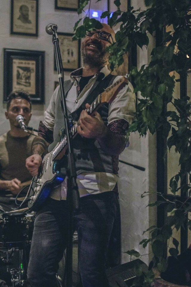 Titulado Musicians Institute-G.i.T. de  Los Angeles-Clases de Guitarra en Barcelona y On-Line