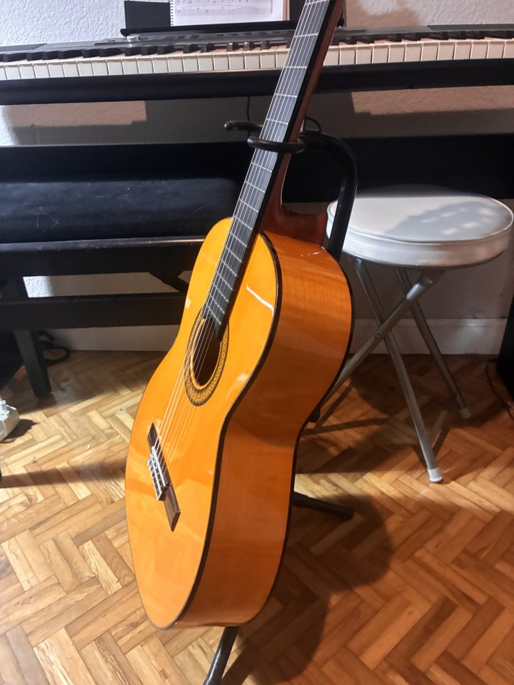 Guitarra flamenca maciza luthier de segunda mano · Foto 4 de 9 · Cádiz · 580 €