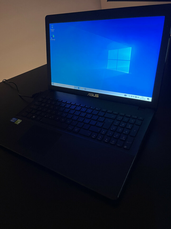Portátil ASUS X552C Notebook PC